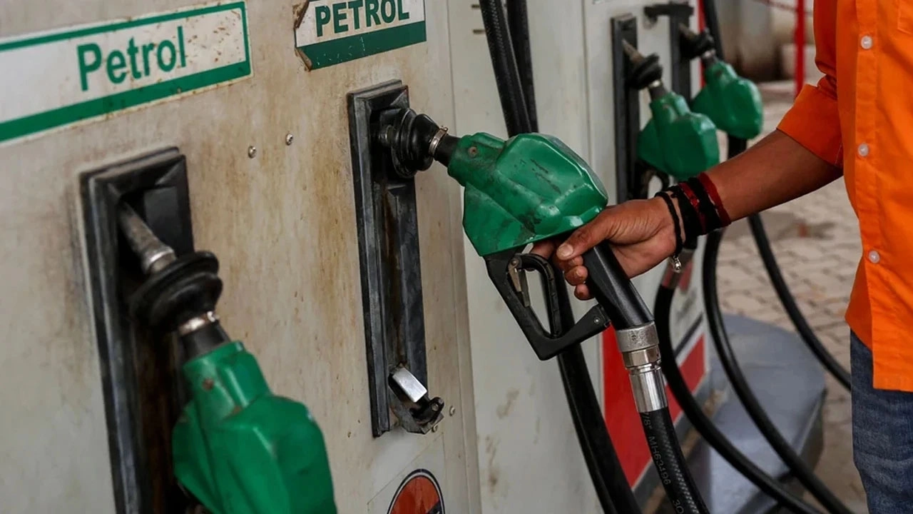Fuel prices increase in India